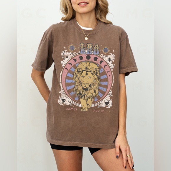 Comfort Colors Leo Zodiac Astrology Celestial Distressed Graphic Tee - Picture 3 of 10